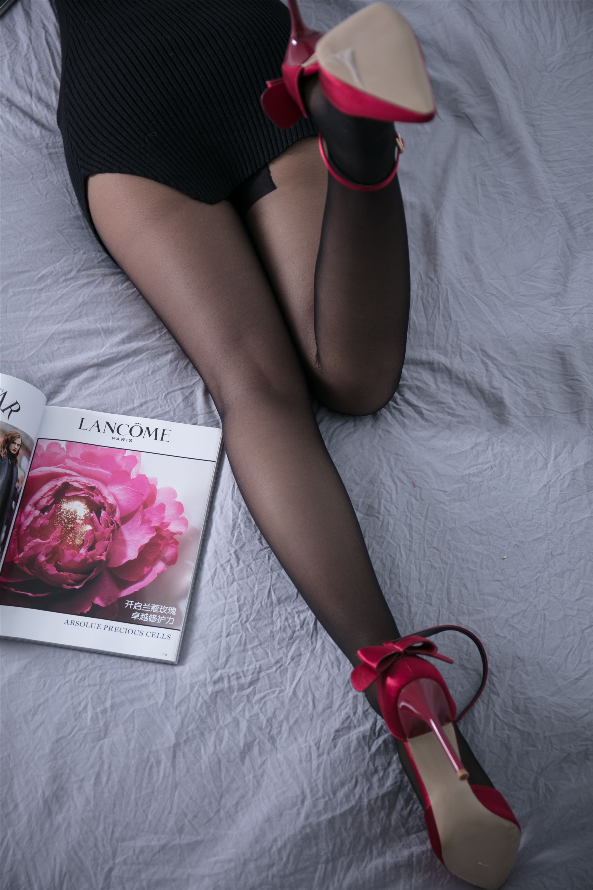 奈丝写真 NO.004 高高-周末慵懒的黑丝美腿